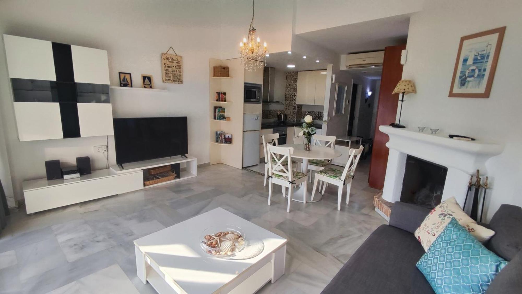 Apartment In Puerto Marina With Beautiful Views Of The Sea And The Boats 베날마데나코스타 외부 사진
