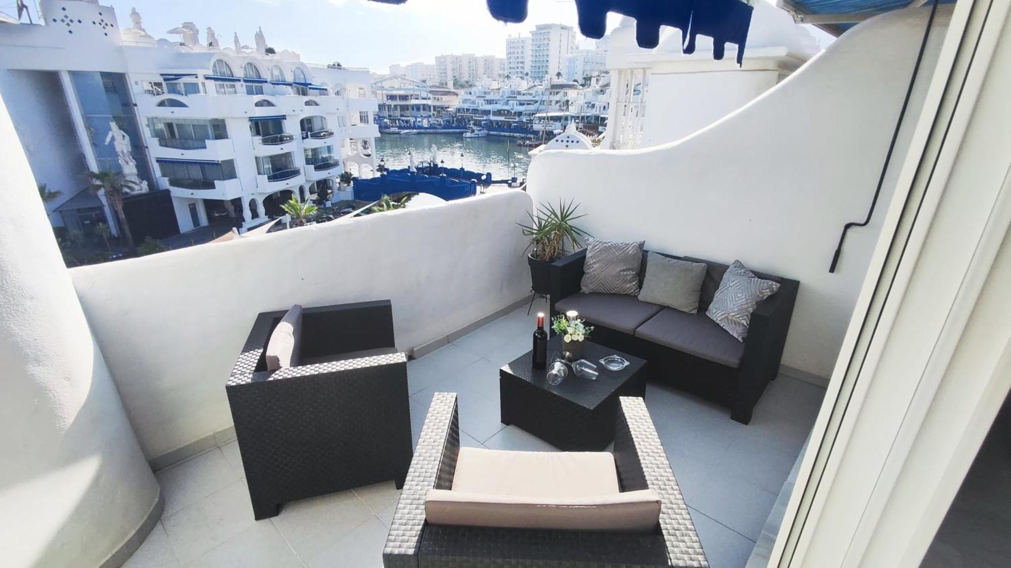 Apartment In Puerto Marina With Beautiful Views Of The Sea And The Boats 베날마데나코스타 외부 사진